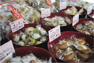 飯田の半生菓子の数々、お好きなだけ召し上がれ